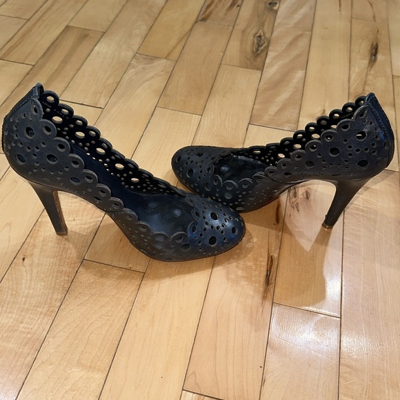 Tory Burch Leather Verity Navy Blue Heels - Picture 5 of 10